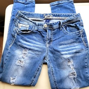 Skinny distress jeans